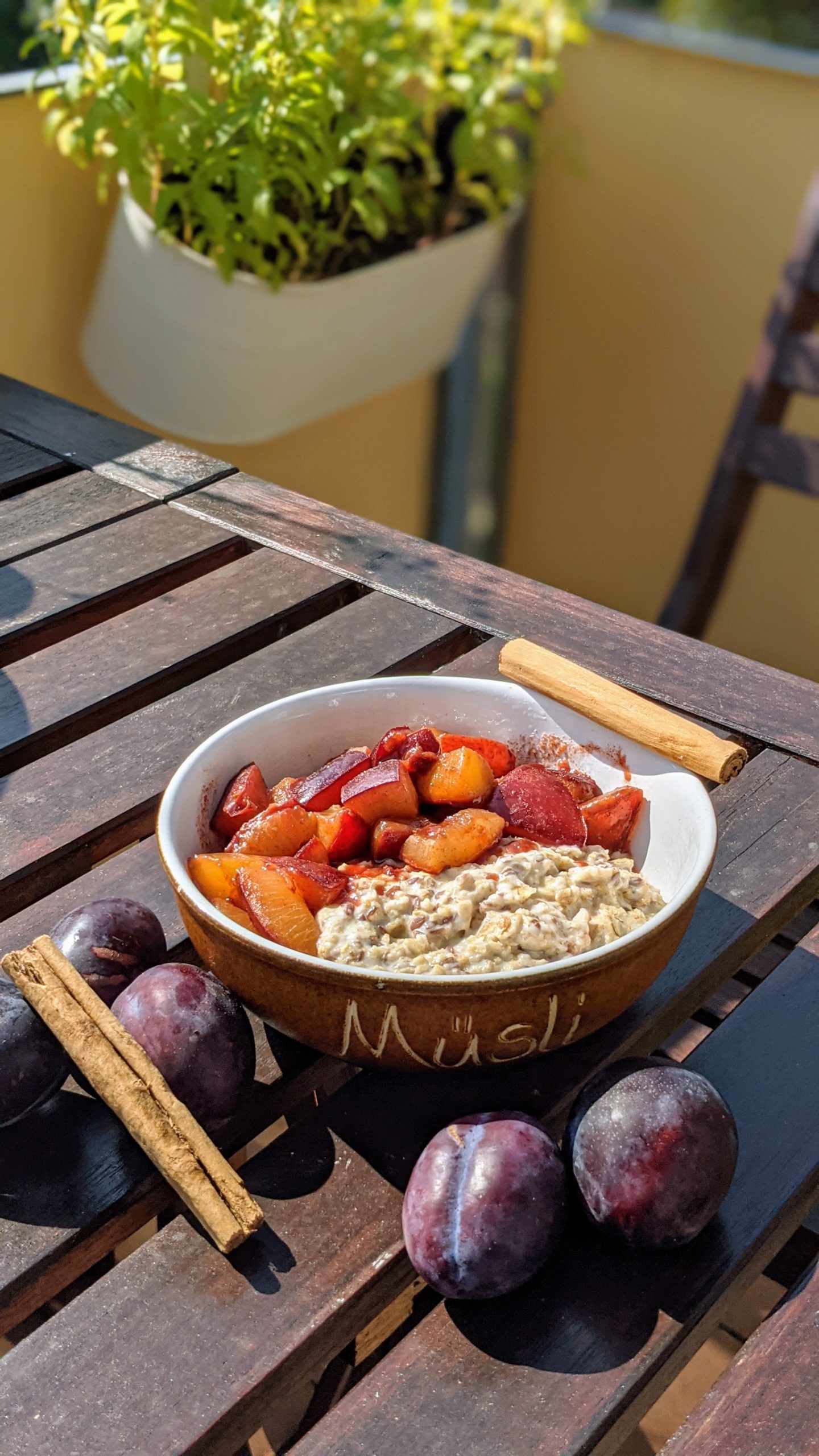 Herbstliches Porridge mit Zwetschgen-Kompott - Spusters&amp;#39; Kitchen